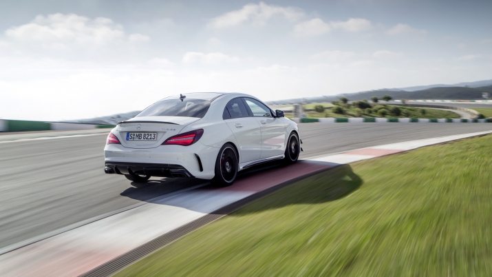 2017-mercedes-benz-cla45-amg-010-1