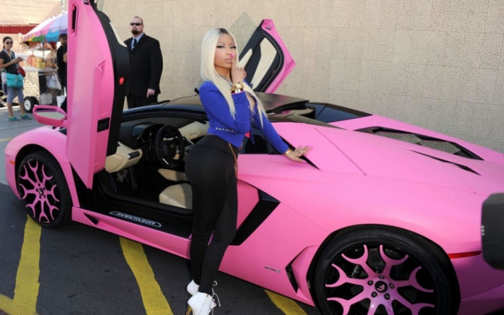 Nicki_Minaj_Lamborghini_Aventador_CGIR