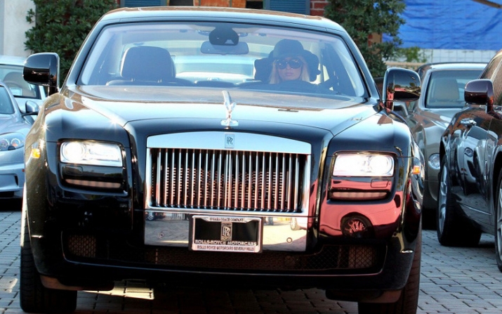 Paris_Hilton_Rolls_Royce_Ghost_EZEF