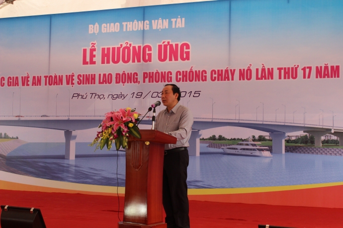 Thứ trưởng Nguyễn Hồng Trường phát biểu tại buổi l
