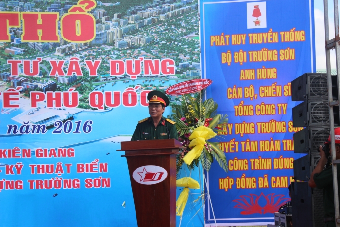Đại tá Đào Văn Tuấn phát biểu tại buổi lễ