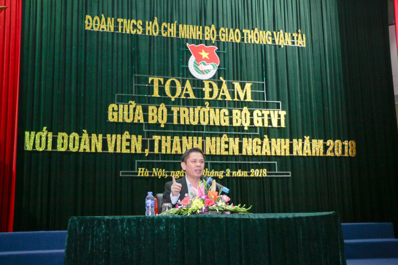 Bộ trưởng Nguyễn Văn Thể chủ trì buổi tọa đàm với 