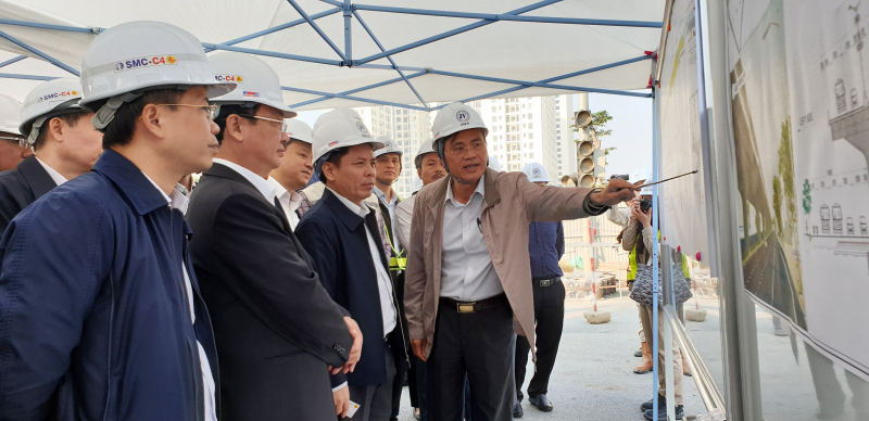 Bộ trưởng kiểm tra dự án cầu cạn Mai Dịch - Nam Th