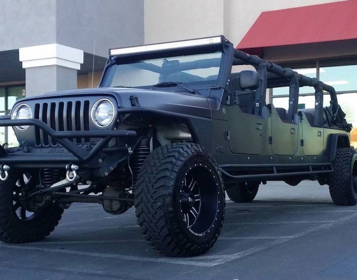 there-s-a-6-door-jeep-wrangler-in-las-vegas-and-an