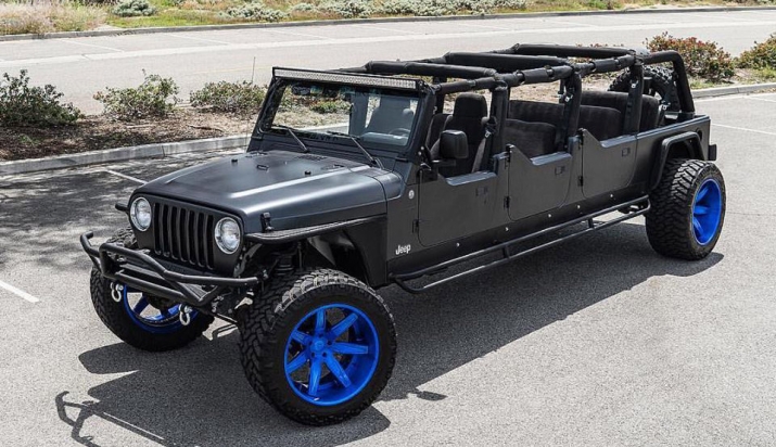 there-s-a-6-door-jeep-wrangler-in-las-vegas-and-an