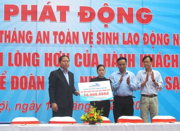 Tong-cong-ty-Duong-sat-ho-tro-xay-nha-tinh-thuong-