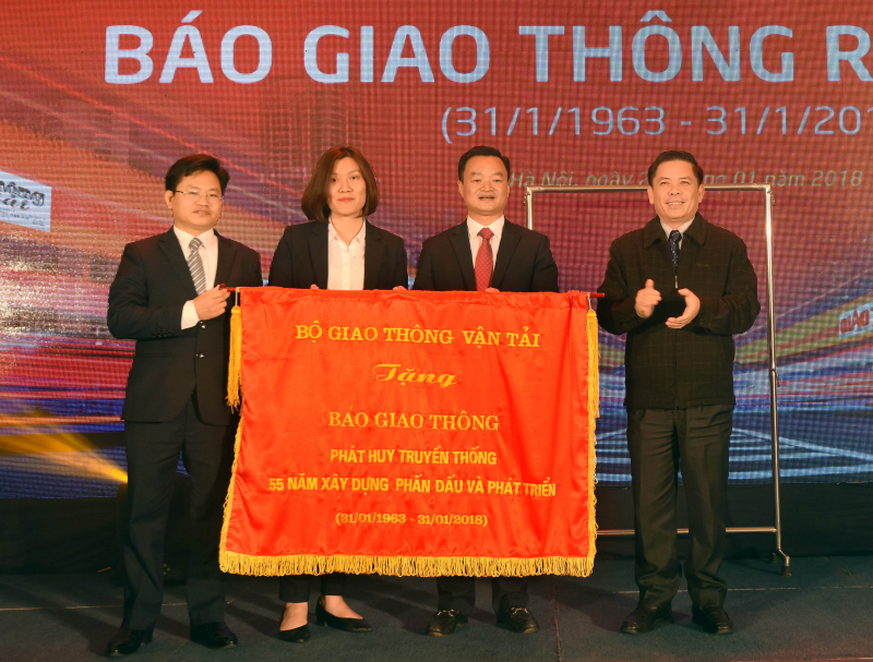 Bo truong trao buc truong (2)