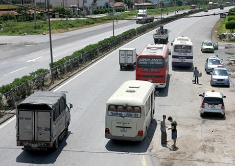 thu-tuong-chi-dao-dep-bao-ke-gianh-khach-tren-ql5_