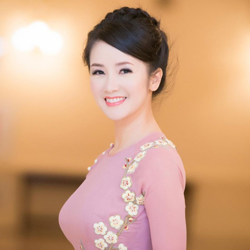 Ca sĩ Hồng Nhung