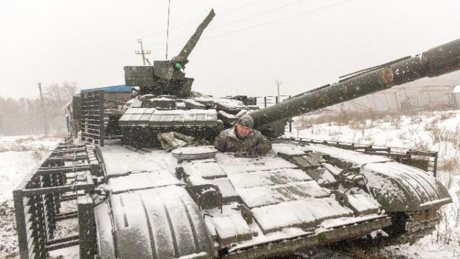 Quân đội Ukraine đưa 10 chiếc xe tăng nhằm đẩy lùi