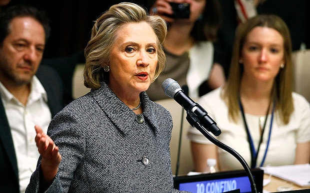 Cựu Ngoại trưởng Mỹ Hillary Clinton vướng bê bối k