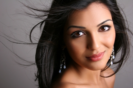 Phụ nữ Ấn Độ nổi tiếng với đoio mắt đen long lanh 