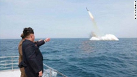 Chủ tịch Triều Tiên Kim Jong Un trực tiếp giám sát