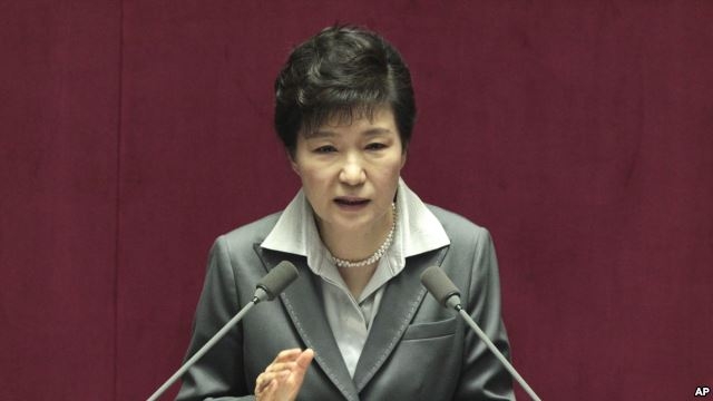 Tổng thống Park Geun Hye trực tiếp theo dõi cuộc t