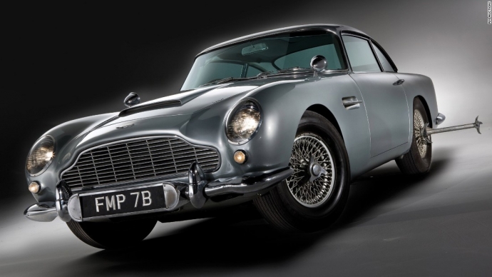 Siêu xe Aston Martin xuất hiện trong bộ phim Goldf
