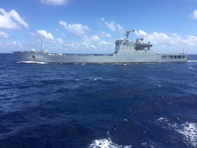 Tàu chiến 995 của Trung Quốc đe dọa tàu Hải Đăng 0