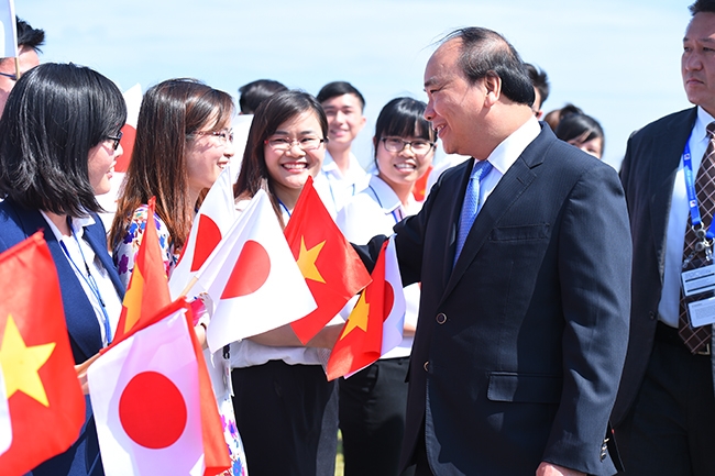 Thủ tướng Nguyễn Xuân Phúc gặp gỡ các sinh viên 