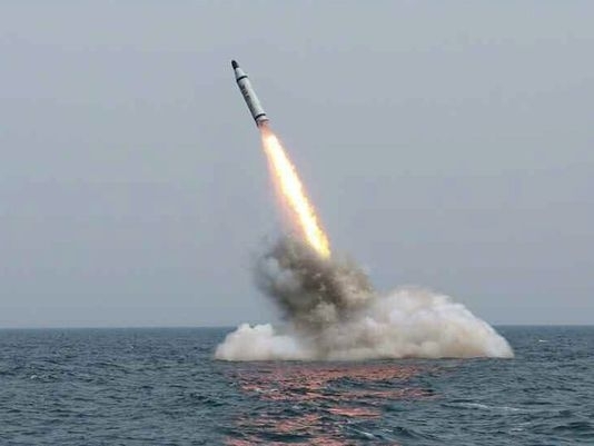 Triều Tiên phóng tên lửa đạn đạo từ tà