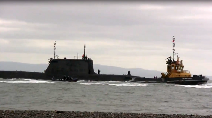 Hình ảnh tàu ngầm hạt nhân của Anh va chạm với tàu