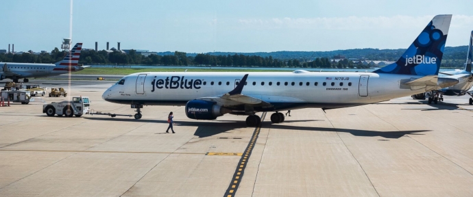 Một máy bay của hãng hàng không JetBlue