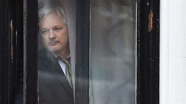 Người sáng lập Wikileaks Julian Assange xuất hiện 