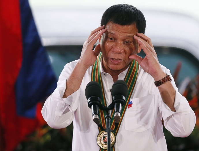 Tổng thống Philippines Rodrigo Duterte rủa To