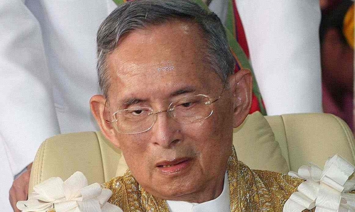 Quốc vương Bhumibol trong lần sinh nhật la