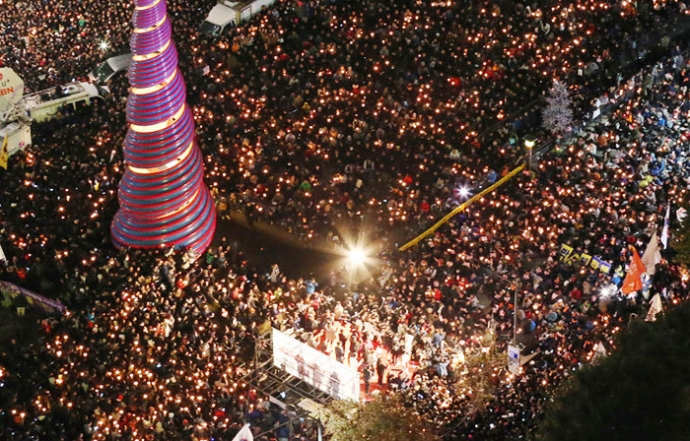 Hàng nghìn người dân Hàn Quốc biểu tình kêu gọi Tổ