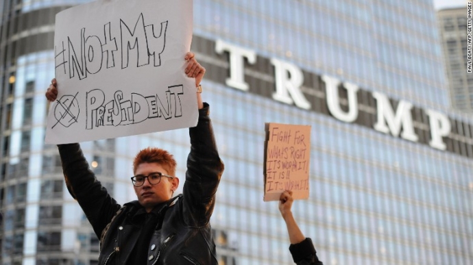 Nhiều người biểu tình khẳng định ông Trump không p