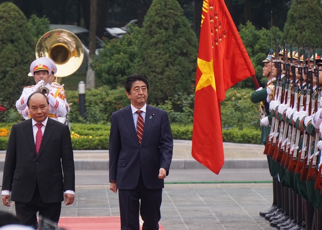 Thủ tướng Nguyễn Xuân Phúc chủ trì lễ đón