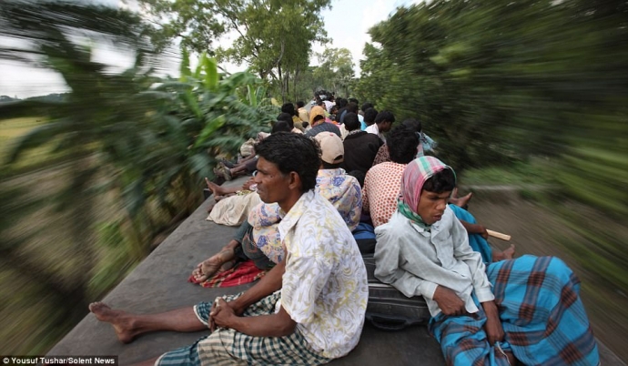 Theo nhà báo Tushar, tàu chạy khoảng 43km,