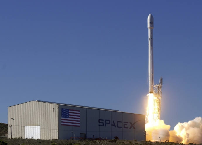 Lần đầu tiên, công ty Space X phóng tên lu