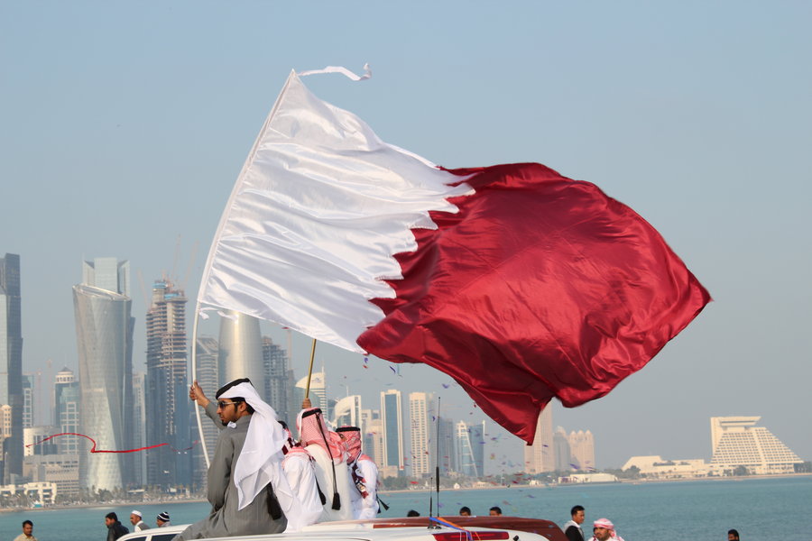 flags_and_confetti___qatar_national_day_by_ramyk-d