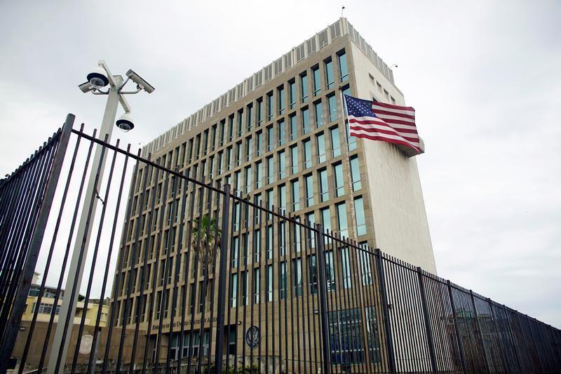 Bên ngoài Đại sứ quán Mỹ tại Cuba
