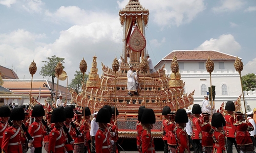 Đại Linh xa chở tro cốt cố quốc vương Thái Lan