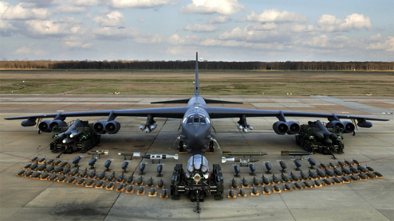 Máy bay ném bom chiến lược Boeing B-52