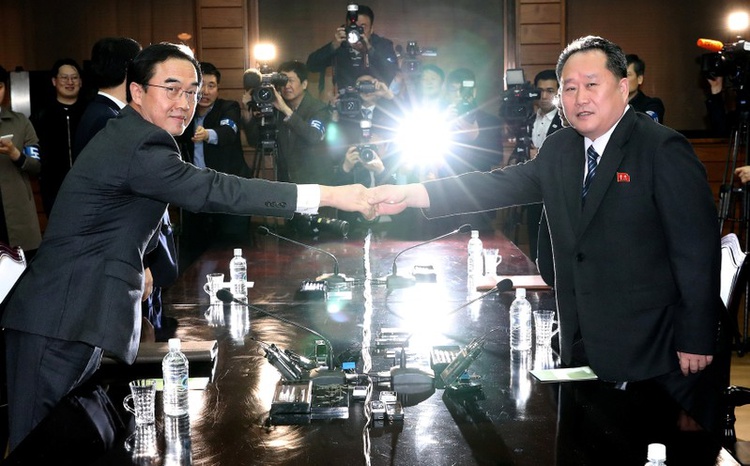 Cho Myoung-gyon and his North Korean counterpart R