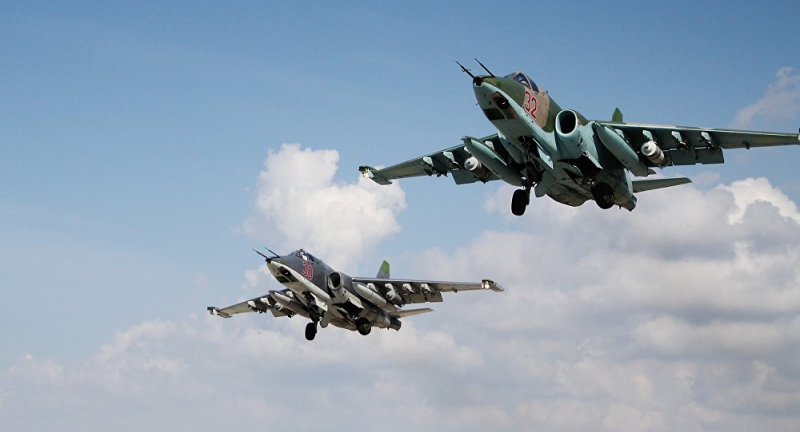 Máy bay Su-25 của Không lực Nga tại căn cứ không q
