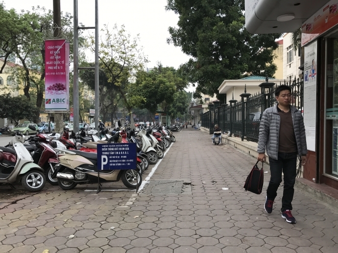 Khách có thể bộ hành trên phố Hai Bà Trưng, Hà Nội