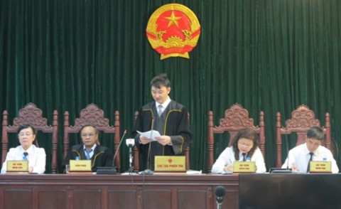 Thẩm phán, Chủ tọa phiên tòa Trần Nam Hà công bố b