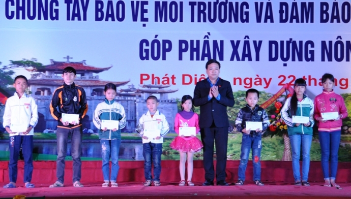 Phát- động- chung -tay- đảm- bảo- ATGT- tại- Giáo-