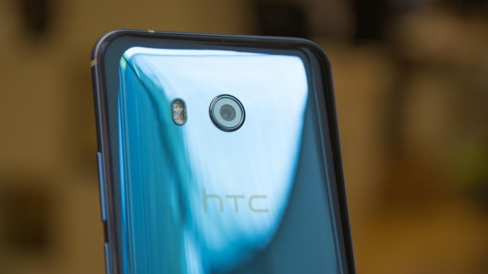 tren tay HTC U11 3