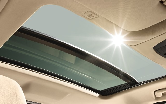 2012-bmw-528i-sunroof_JDJI