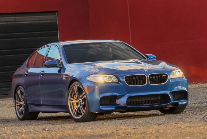 BMW M5 vận tốc tối đa 306km