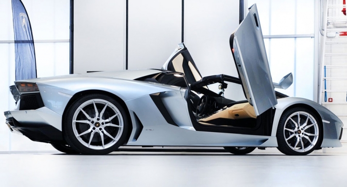 Lamborghini-Aventador_LP700-4_Roadster