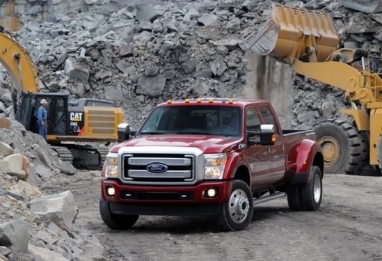 1. Ford F-450 Platinum với phiên bản cao cấp nhất 