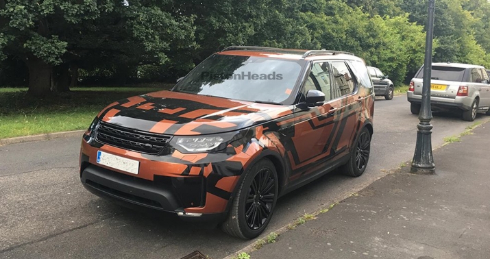2017-Land-Rover-Discovery-front-three-quarters-spy