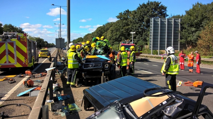 pape-souare-g63-motorway-crash-2