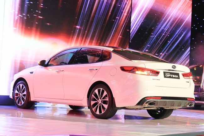 kia-optima-2016-ch237nh-thuc-ra-mat-tai-viet-nam-c