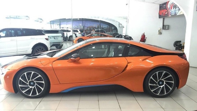 xegiaothong_BMW_i82